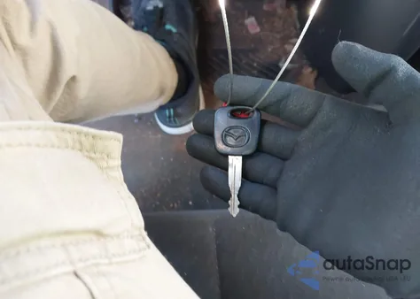 2004 Mazda Tribute Dx из США, поврежденный, VIN 4F2YZ02B84KM16542